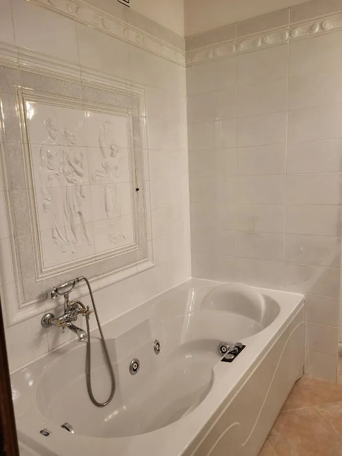 Villa Il Pettirosso Специя